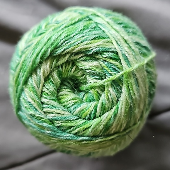 Tofutsies sock yarn Green with Chitin antibacterial - Picture 4 of 4